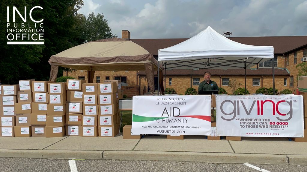 New Milford, New Jersey Mayor Michael Putrino receives boxes of donated food items from the Iglesia Ni Cristo (INC)